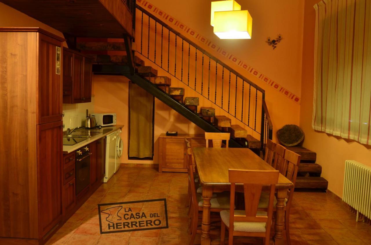 La Casa Del Herrero El Poyo Extérieur photo